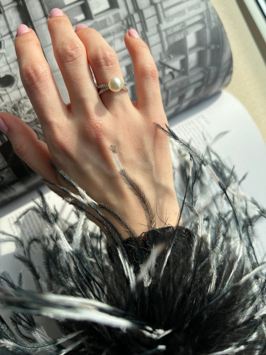 Sadaf Pearl and Diamond Ring, white gold - LA'AL