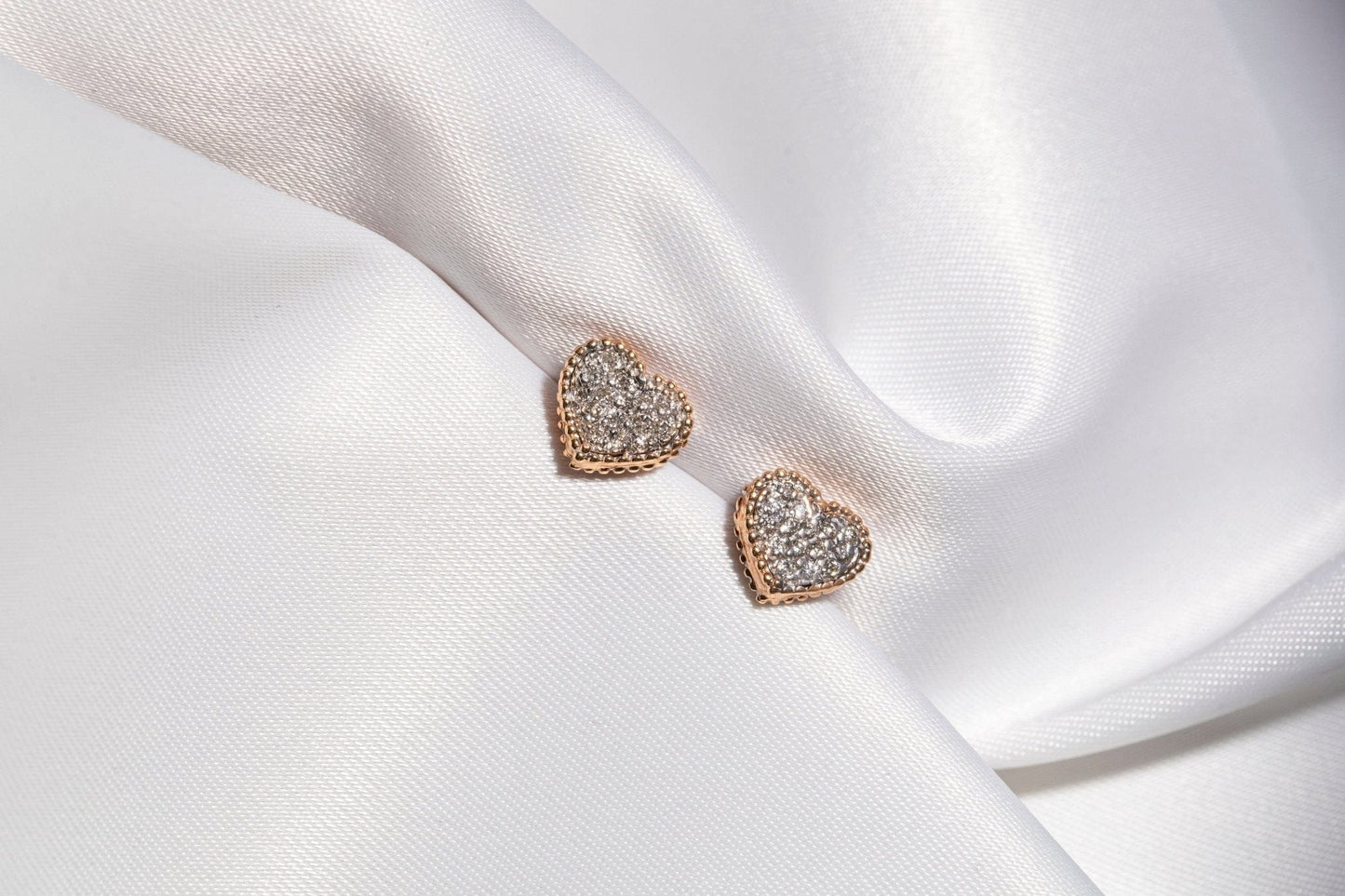Heart Shape Pavé stud Earrings / Yellow Gold - LA'AL
