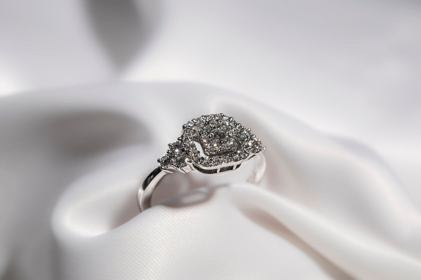 Rectangular Diamond Ring, white gold - LA'AL