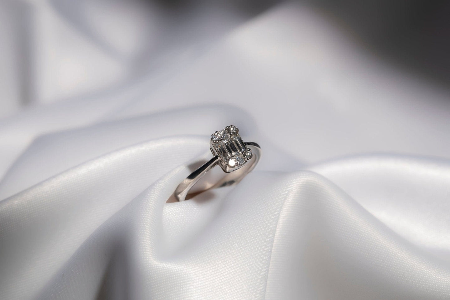 Vista Emerald cut Diamond Ring - LA'AL