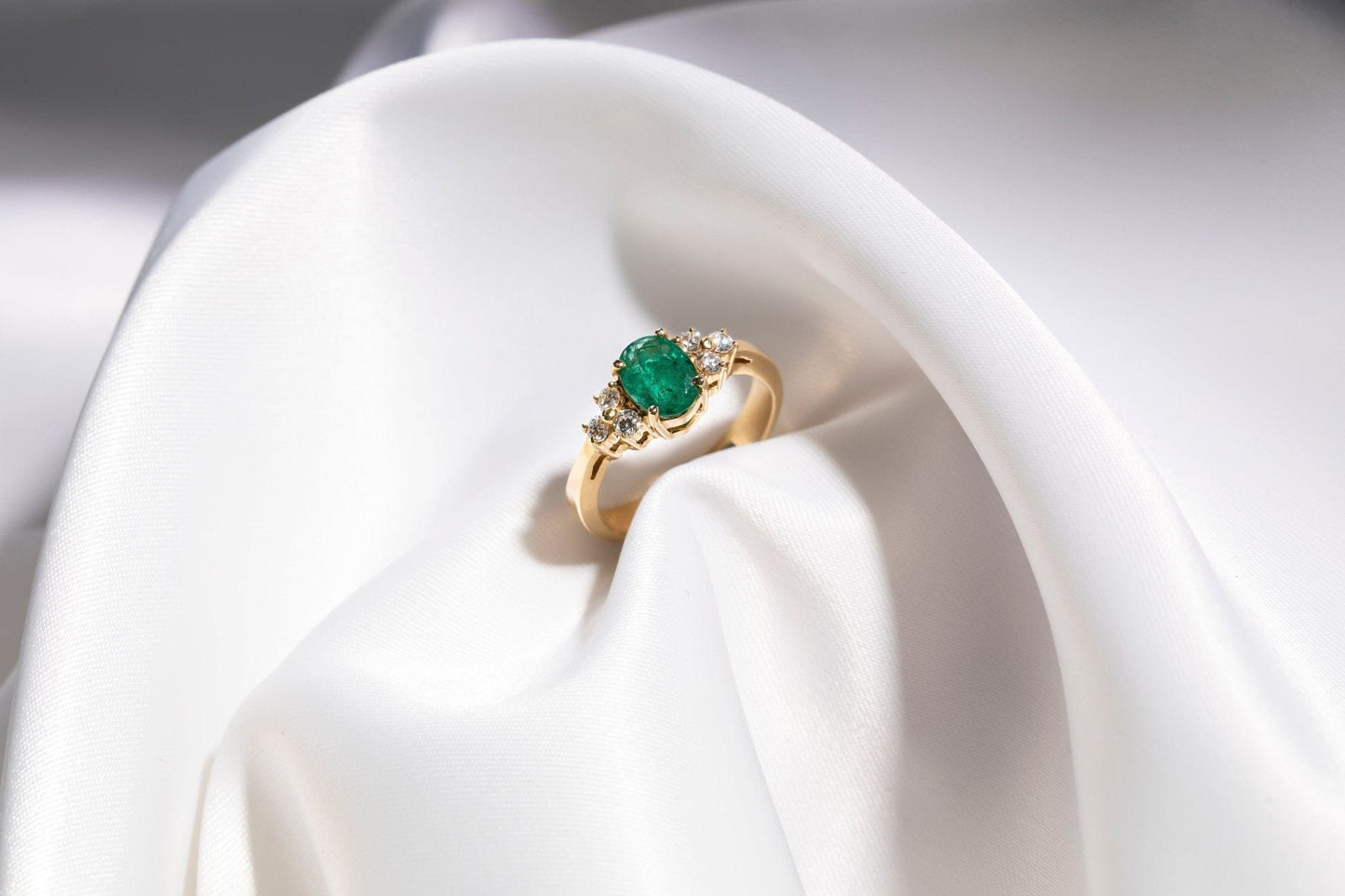Mahrokh Emerald and Diamond Ring, yellow gold