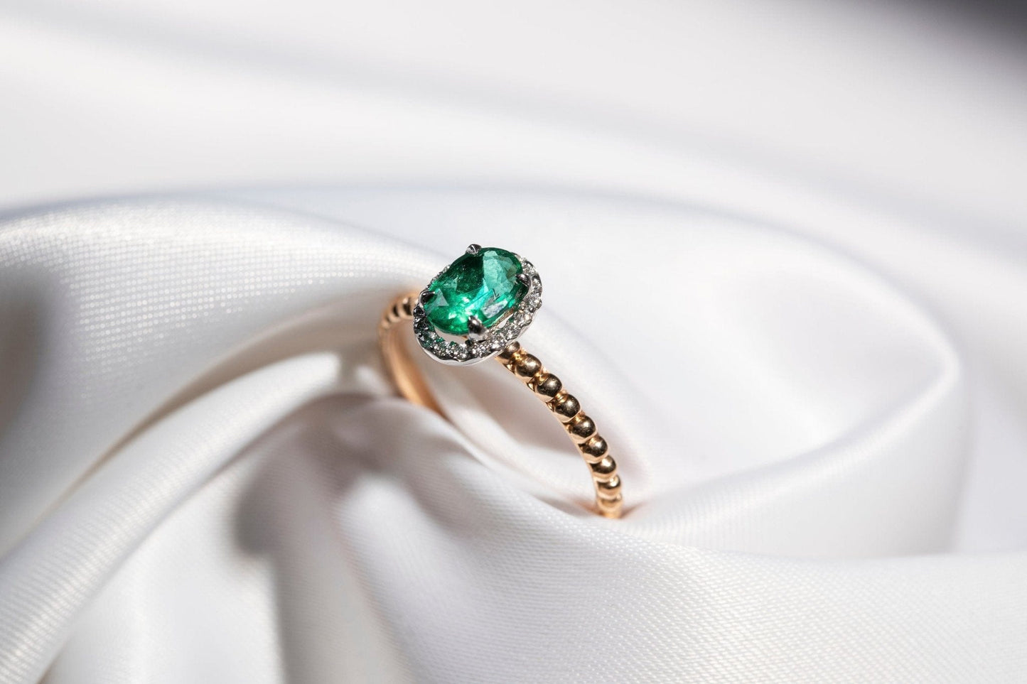 Zomorrod Oval Emerald Ring , yellow gold - LA'AL