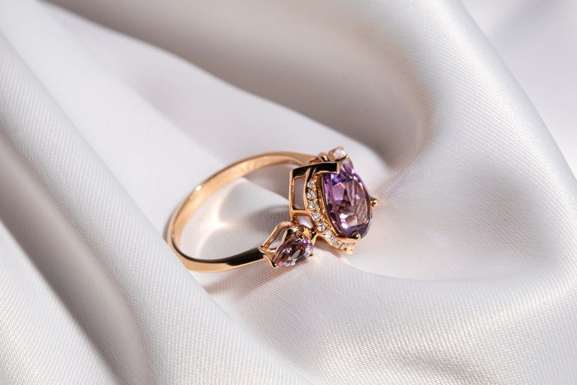 Classic Amethyst and Diamond Ring - LA'AL